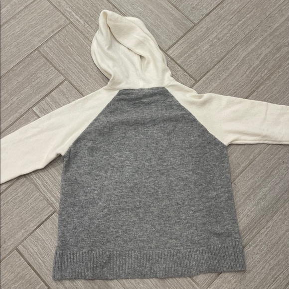 Staccato White and Gray Knit Hoodie - Picture 3 of 4